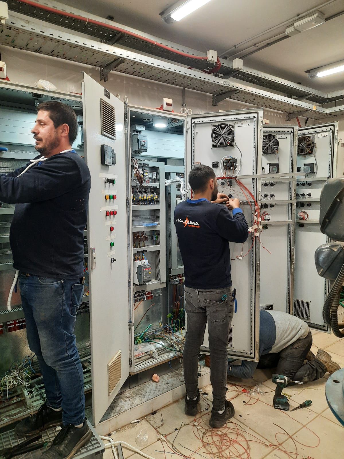 יצור לוחות חשמל ע