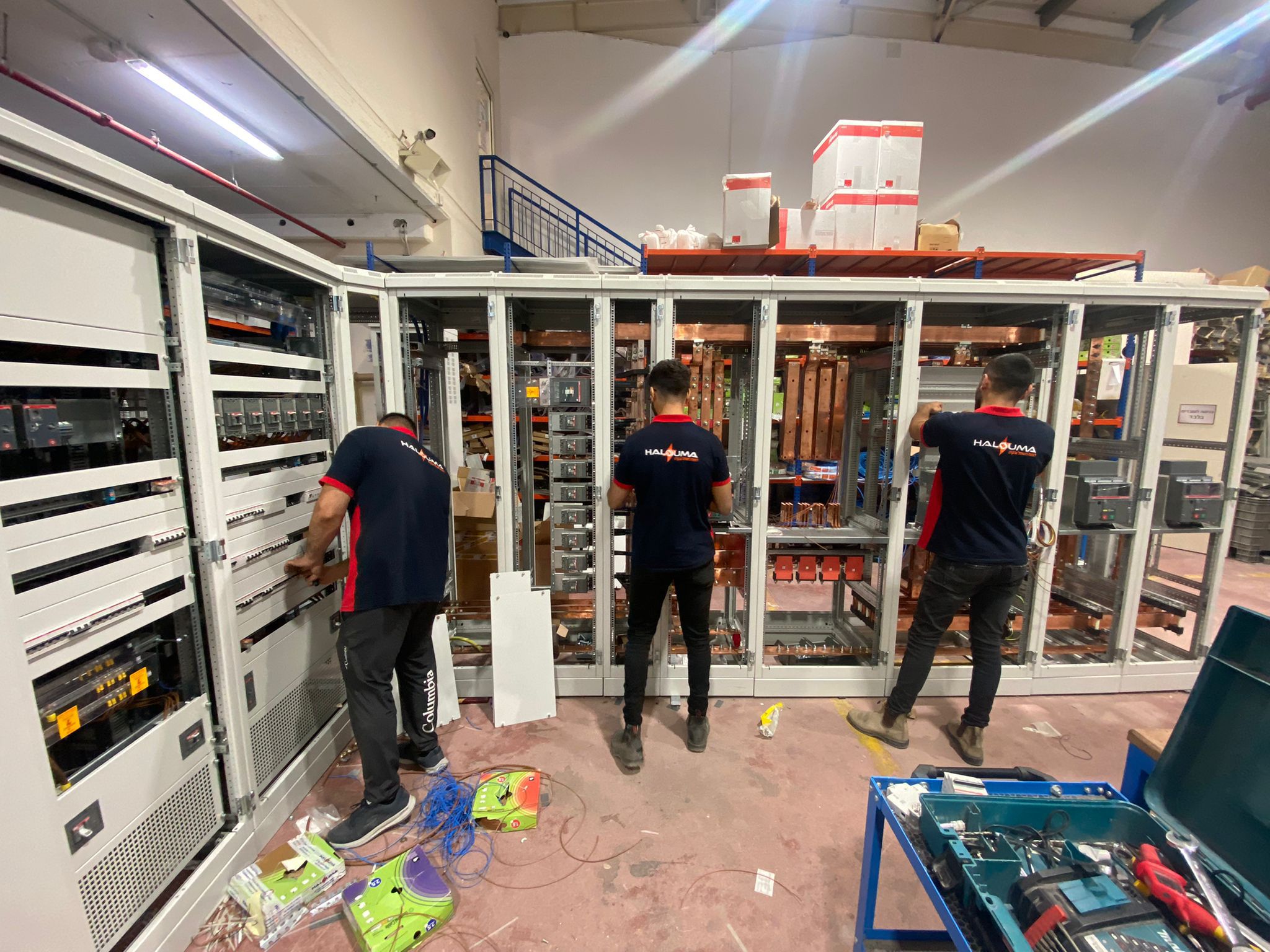 אחזקת לוחות חשמל